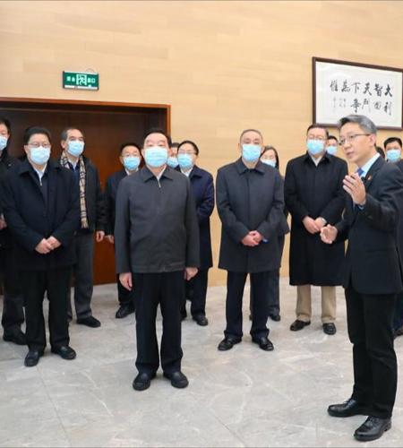 中共中央政治局委员、中国法学会会长王晨来北京大学调研